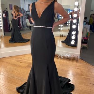2020 Jovani evening/prom gown. Fits like a 00.